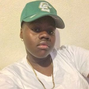 Meet your Posher, Emerald